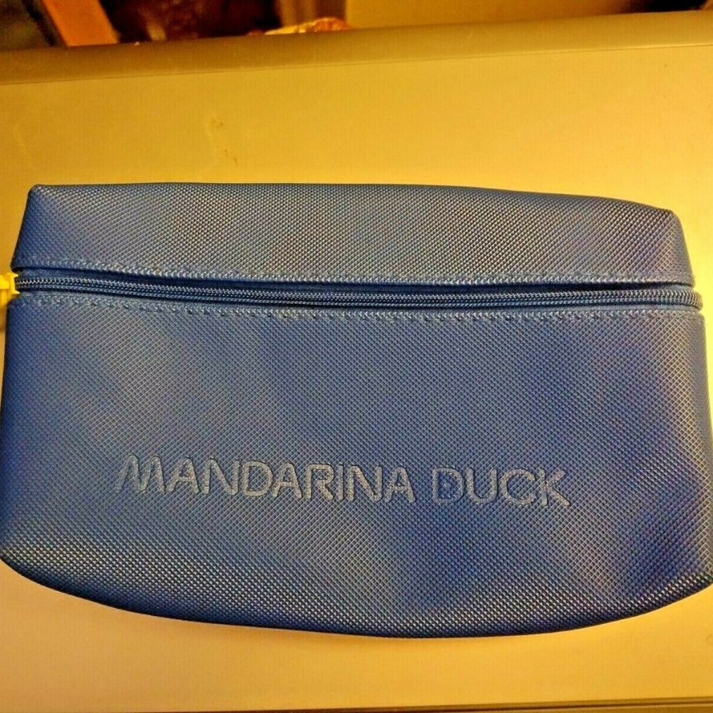 Mandarina Duck Amenity Kit (Turkish Airlines). New